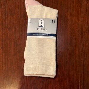 Women's Soft Crew Socks - Cream colored socks, M